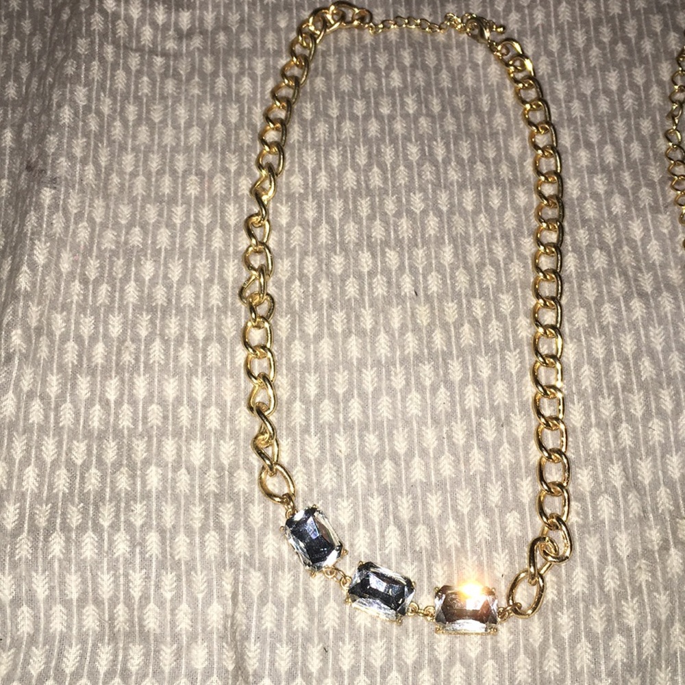 2 gold necklaces. - Picture 2 of 5